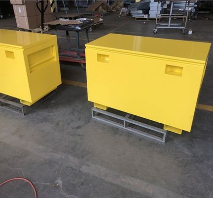 Casella utensili per lavoro in acciaio in metallo bianco con sistema di blocco Hasp e maniglie di carico pesante