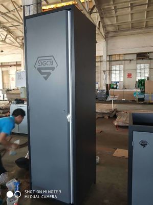 Sistema modulare a 4 porte per lo stoccaggio nei garage meccanici