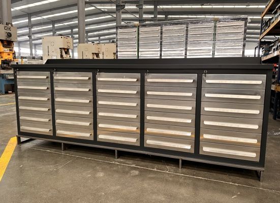 Banchi di lavoro industriali per metallo pesante con armadietto e cassetti