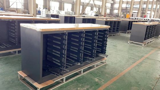 Armadietto per attrezzi da garage per stazioni di lavoro moderne