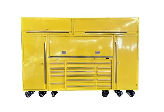 Gran carrello di attrezzi metallici con attrezzi di sicurezza a rotolamento